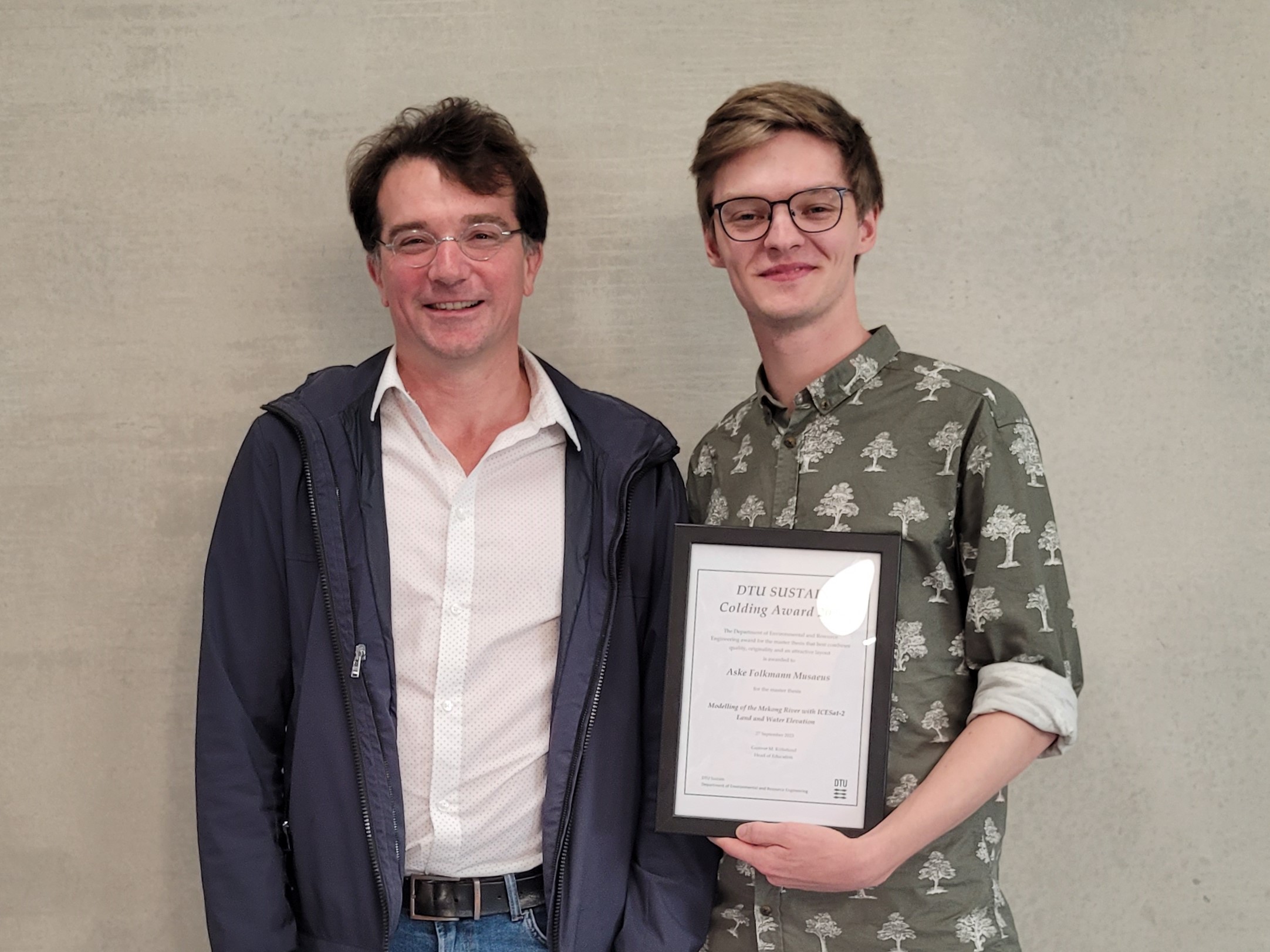 Group pictures of the student who won the MSc Colding Award